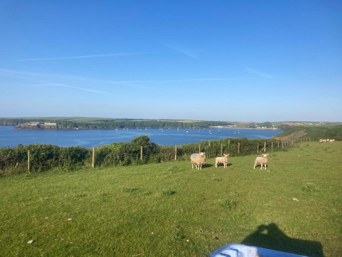 Hôtel Coast Path Camping à Haverfordwest Extérieur photo